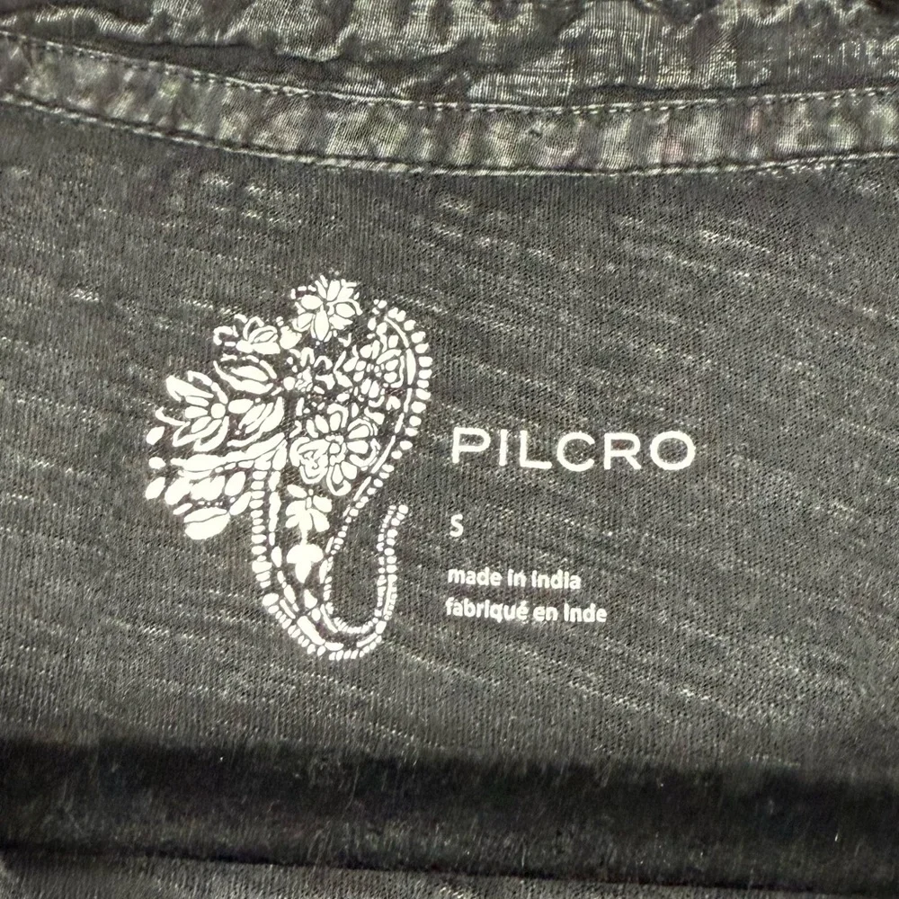 ANTHRO PILCRO Cozy Boho Balloon Sleeve Acid Wash Out Black Quarter Button Shirt - Picture 5 of 9